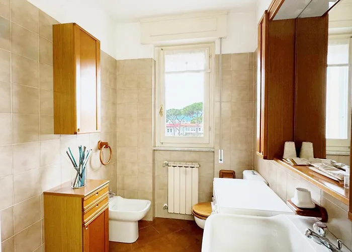 Luminoso, Versilia, Vicino Al Mare Διαμέρισμα Marina Di Carrara